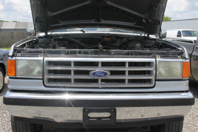 1987 Ford F150 ES 2.4L AUTO