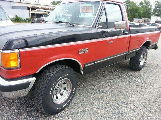 1987 Ford F150 4WD 4dr AT