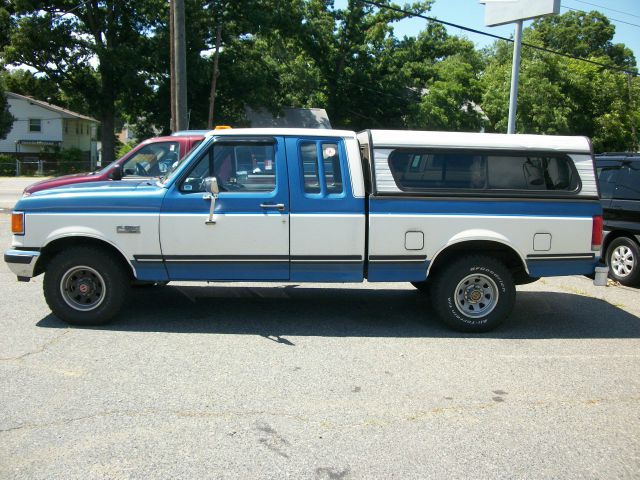 1990 Ford F150 143.5 WB 4WD