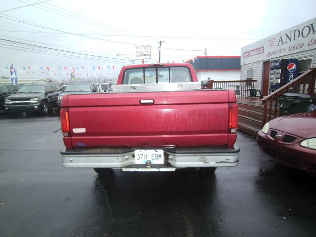 1995 Ford F150 2dr Reg Cab 135 WB Truck