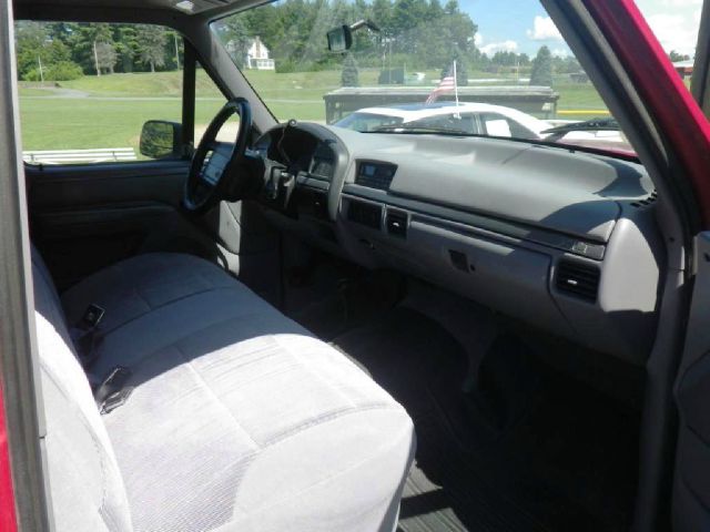 1995 Ford F150 XL 2WD Reg Cab