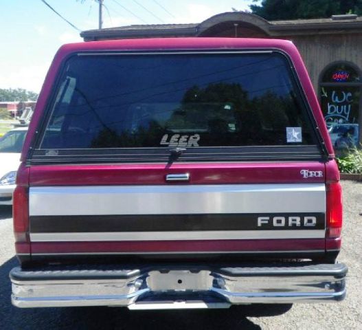 1995 Ford F150 XL 2WD Reg Cab
