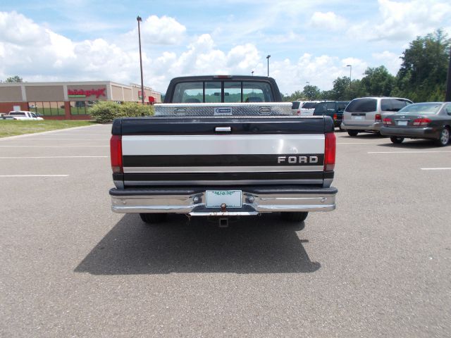 1995 Ford F150 SLE- 4X4