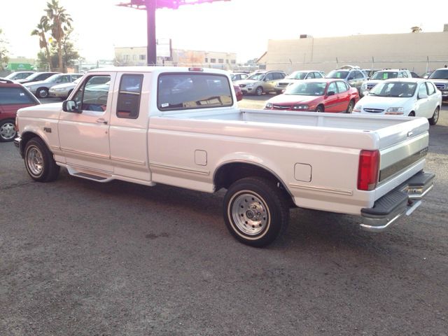 1995 Ford F150 4dr Sdn Auto SE Ltd Avail
