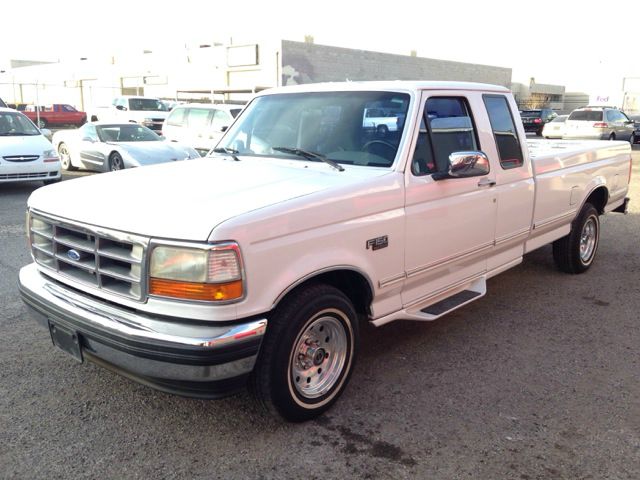 1995 Ford F150 4dr Sdn Auto SE Ltd Avail