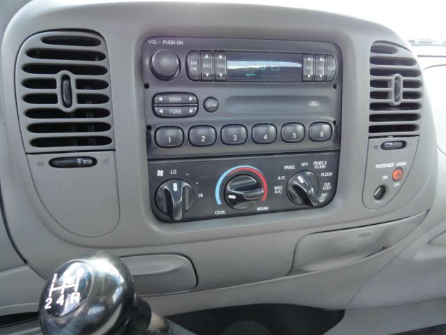 1997 Ford F150 Supercrew-short-limited-nav-22 INCH Rims-1 Owner