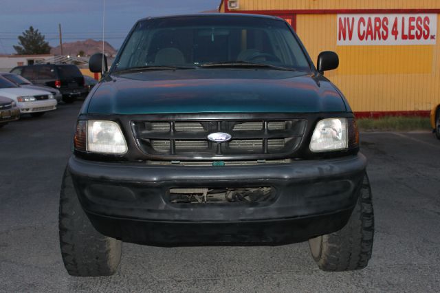 1998 Ford F150 2dr Reg Cab 135 WB Truck