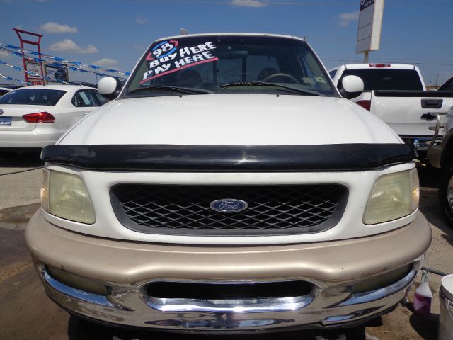 1998 Ford F150 XLS 4D Sedan