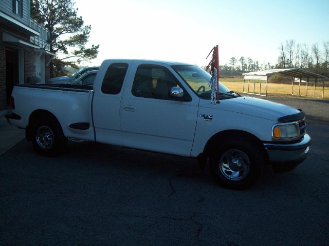 1998 Ford F150 SLE 5.3L V8 4WD 9 Passenger ABS TC