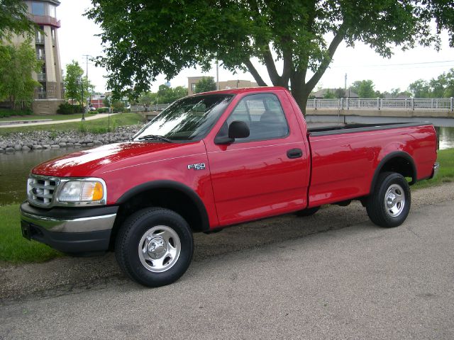 1999 Ford F150 2dr Reg Cab 135 WB Truck