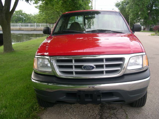 1999 Ford F150 2dr Reg Cab 135 WB Truck