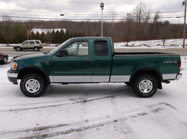 1999 Ford F150 Reg Cab 108 WB