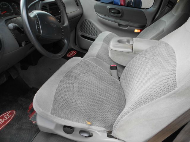 1999 Ford F150 SLE 5.3L V8 4WD 9 Passenger ABS TC