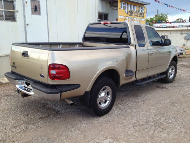 1999 Ford F150 XLS 4D Sedan