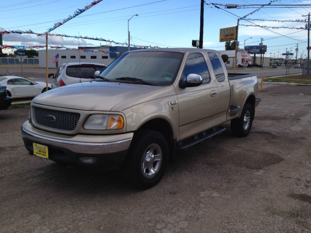 1999 Ford F150 XLS 4D Sedan