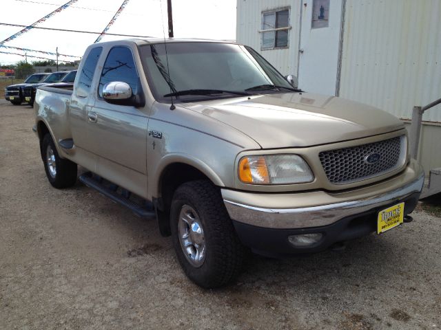 1999 Ford F150 XLS 4D Sedan