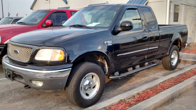 2000 Ford F150 XL 2WD Reg Cab