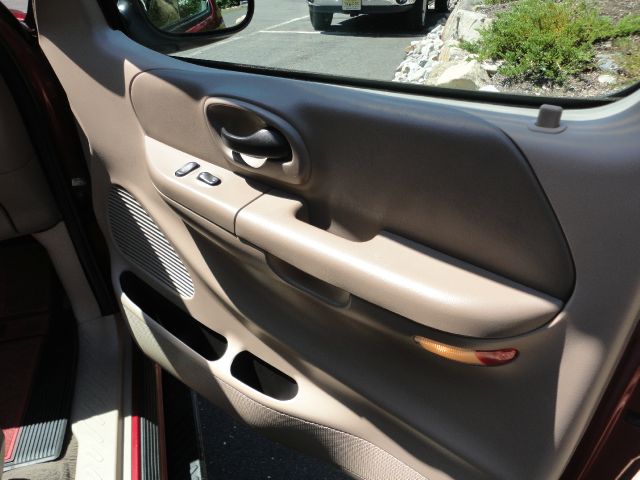 2000 Ford F150 SE Well Kept Alloy Wheels