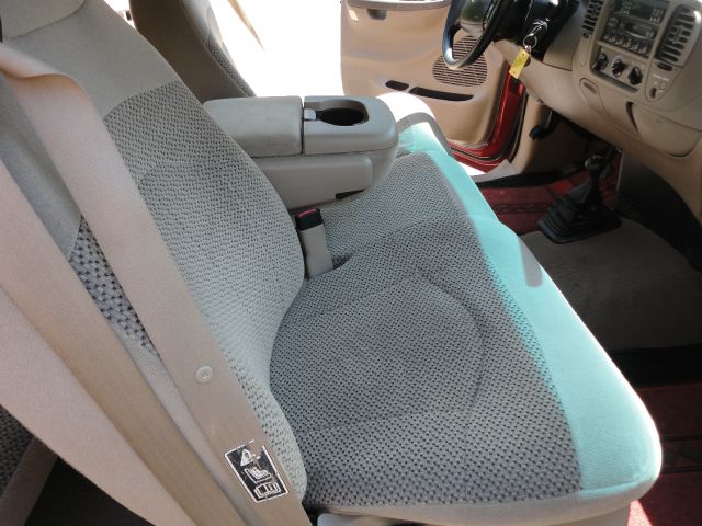 2000 Ford F150 SE Well Kept Alloy Wheels