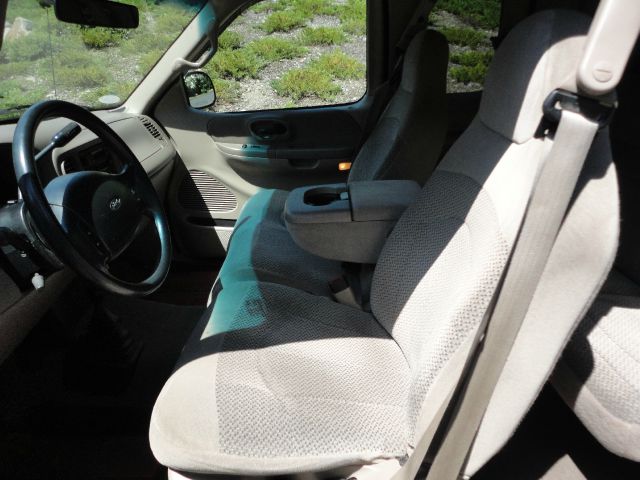 2000 Ford F150 SE Well Kept Alloy Wheels