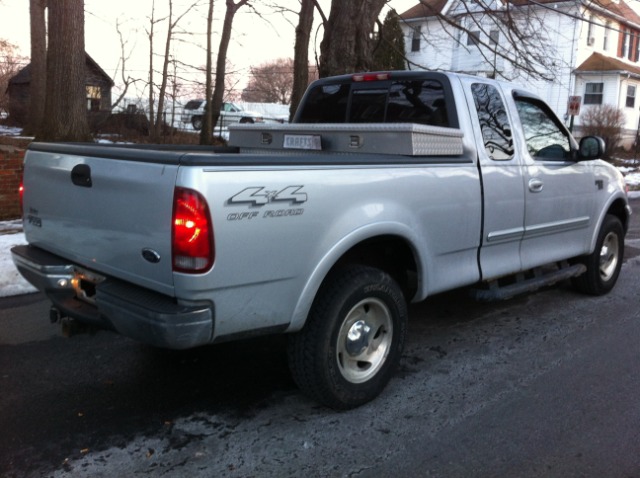 2000 Ford F150 Crew Cab Short Box 2-wheel Drive SLE