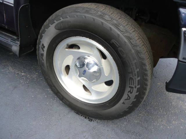 2000 Ford F150 SE Well Kept Alloy Wheels