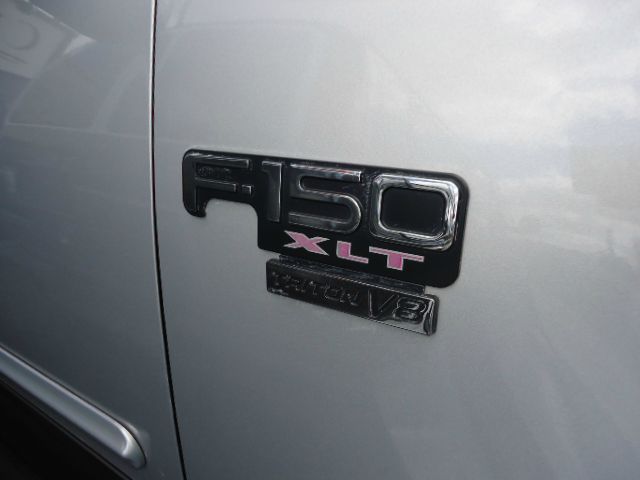 2000 Ford F150 SE Well Kept Alloy Wheels