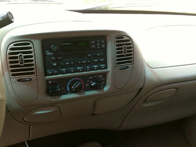 2001 Ford F150 Club Cab 131 WB