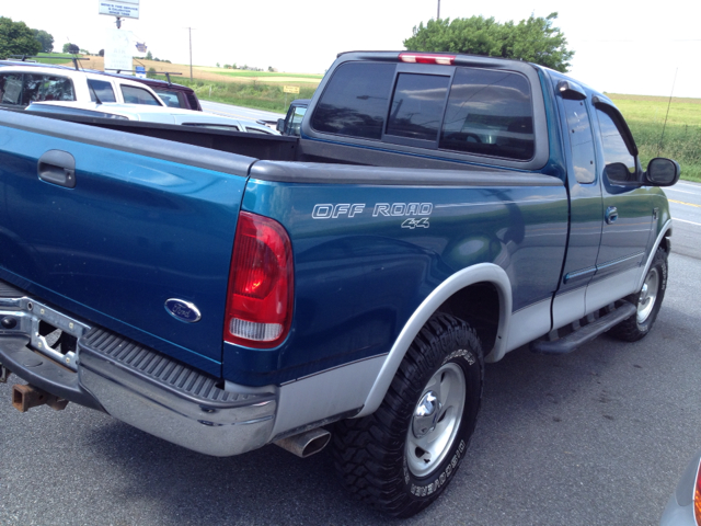 2001 Ford F150 SE Well Kept Alloy Wheels