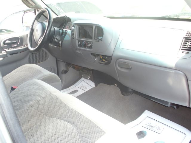 2001 Ford F150 SL Short Bed 2WD