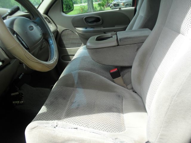 2001 Ford F150 SL Short Bed 2WD