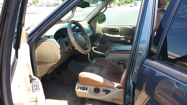 2001 Ford F150 4dr Sdn LE V6 Auto