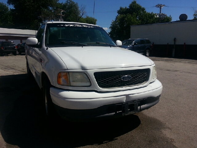 2001 Ford F150 Tradesman 4x2
