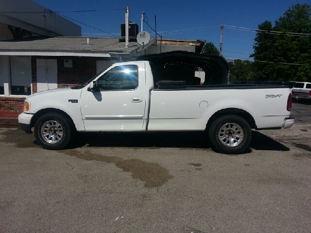 2001 Ford F150 Tradesman 4x2