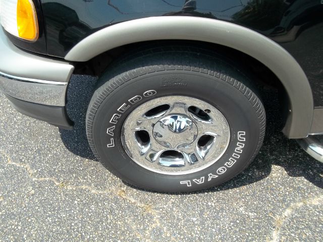 2002 Ford F150 Base Hardtop