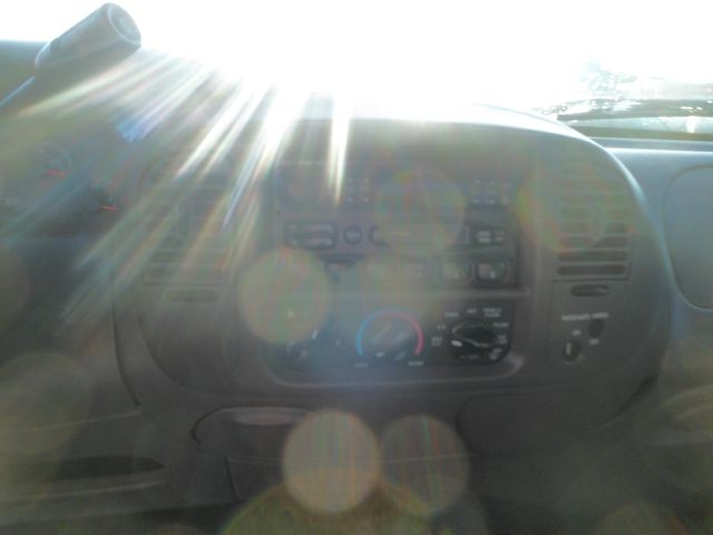 2002 Ford F150 SLE 5.3L V8 4WD 9 Passenger ABS TC