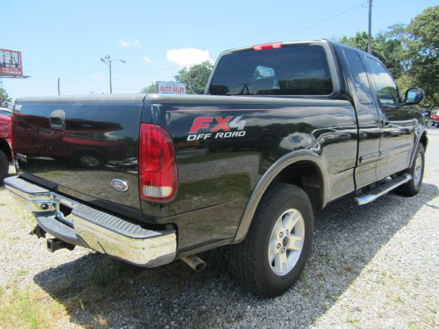 2002 Ford F150 Crew Cab 143.5 WB 4WD SLT