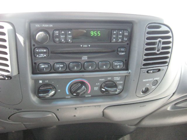 2002 Ford F150 SE Well Kept Alloy Wheels