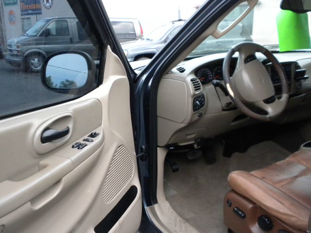 2002 Ford F150 Crew Cab 143.5 WB 4WD SLT