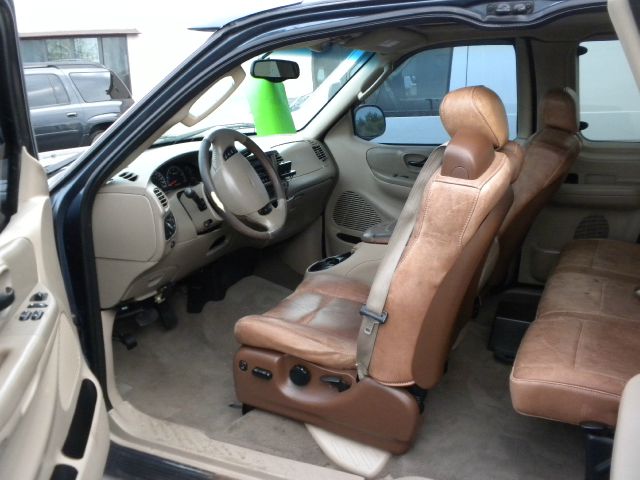 2002 Ford F150 Crew Cab 143.5 WB 4WD SLT