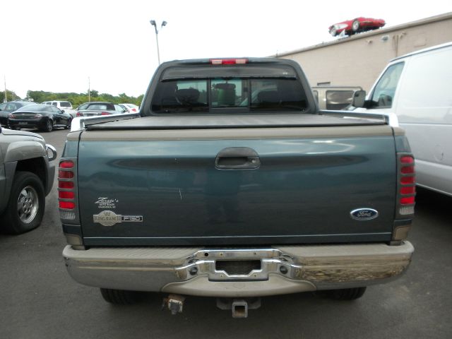 2002 Ford F150 Crew Cab 143.5 WB 4WD SLT