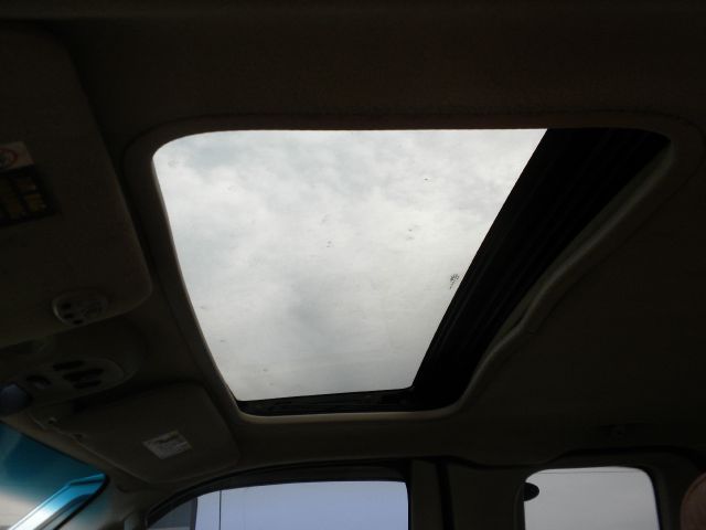 2002 Ford F150 Crew Cab 143.5 WB 4WD SLT