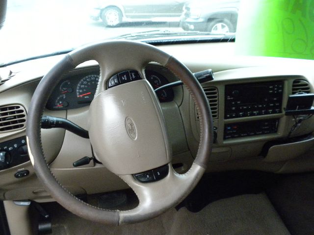 2002 Ford F150 Crew Cab 143.5 WB 4WD SLT