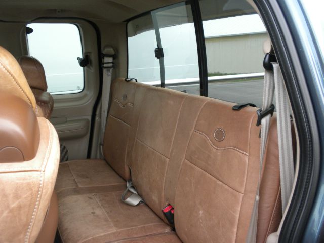 2002 Ford F150 Crew Cab 143.5 WB 4WD SLT