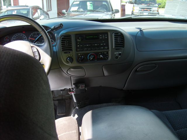 2002 Ford F150 SLT 1 Ton Dually 4dr 35