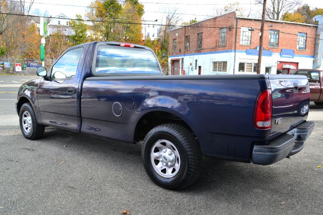 2002 Ford F150 V8 Sedan