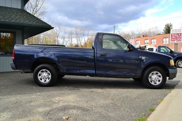 2002 Ford F150 V8 Sedan