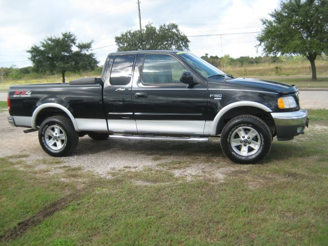 2002 Ford F150 Crew Cab 143.5 WB 4WD SLT