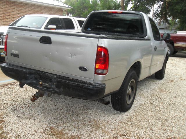 2002 Ford F150 Crew Cab Short Box 2-wheel Drive SLE