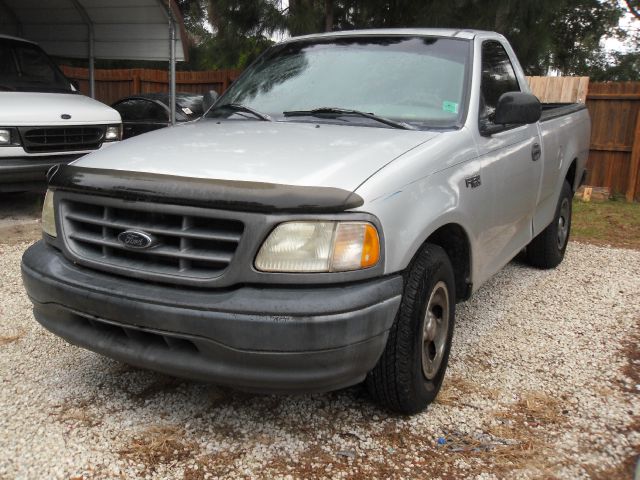 2002 Ford F150 Crew Cab Short Box 2-wheel Drive SLE
